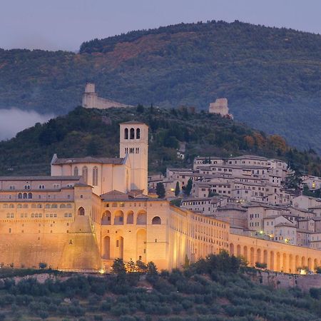 Albergo La Rocca Assisi Bagian luar foto