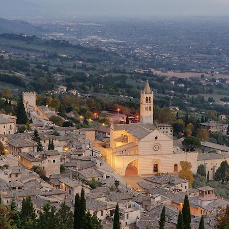 Albergo La Rocca Assisi Bagian luar foto