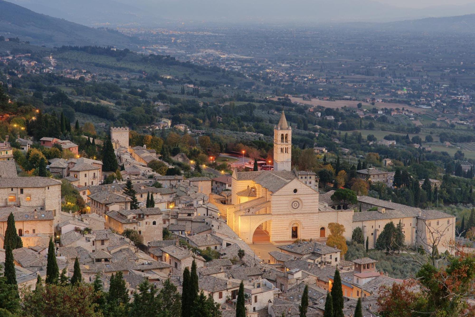 Albergo La Rocca Assisi Bagian luar foto