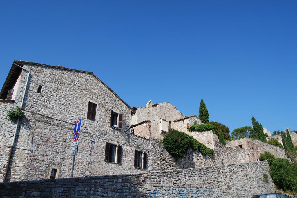 Albergo La Rocca Assisi Bagian luar foto