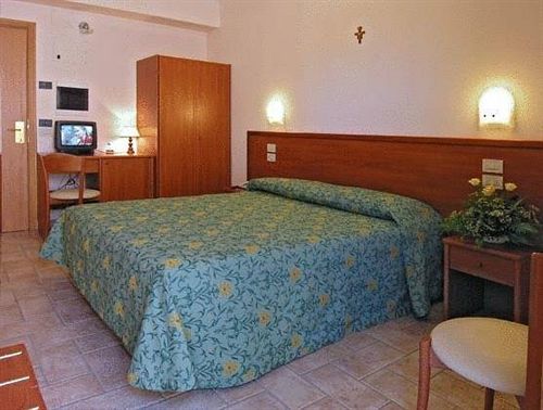 Albergo La Rocca Assisi Bagian luar foto